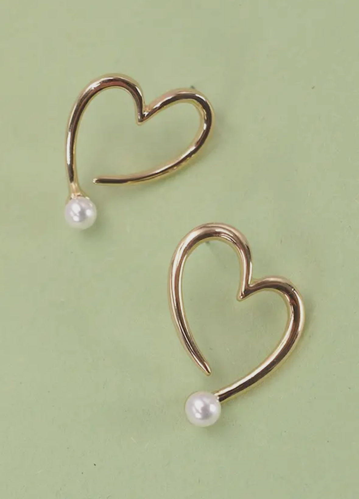 Pearl Ended Heart Earrings